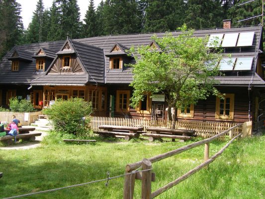 Schronisko górskie PTTK  im. Wincentego Pola w Dolinie Roztoki